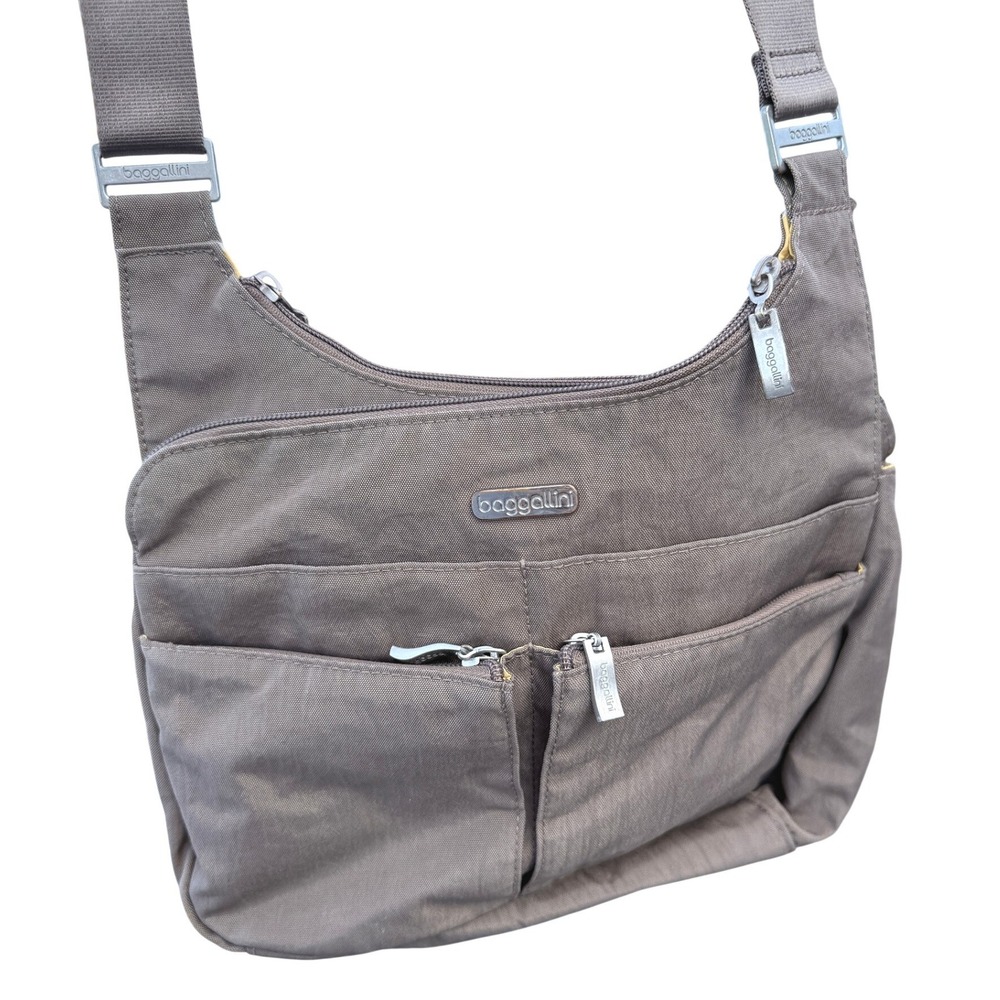 Baggallini Pocket Crossbody Bag Taupe Brown Nylon Multi-Pocket Travel Commuter